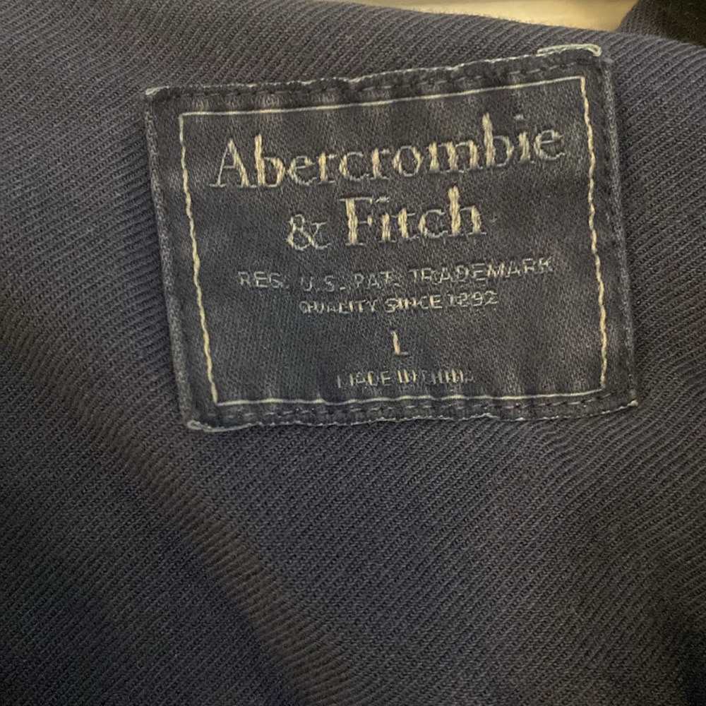 Men’s Abercrombie & Fitch Short Sleeve Button Down - Picture 2 of 2
